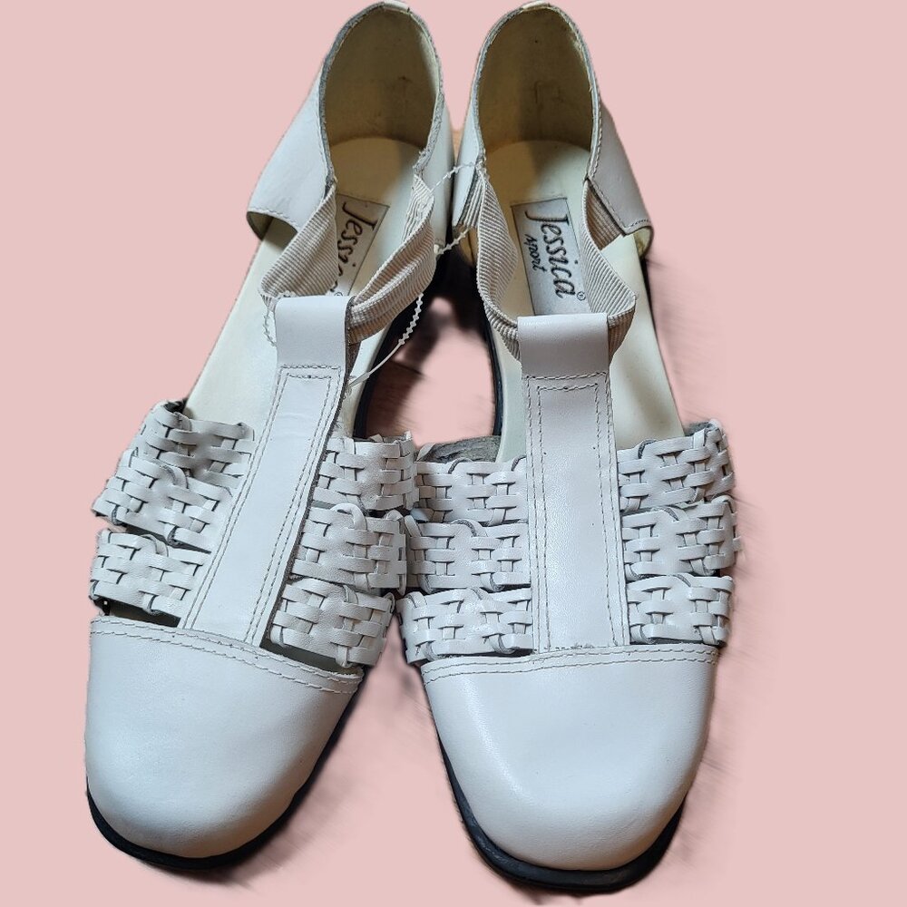 Jessica Sport Leather Closed Toe White Sandle Size 7.5 NWOT